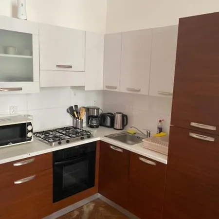 3 Bed Flat - Sleeps 10 - Pets - Smoking On Terrace *
