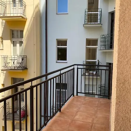 3 Bed Flat - Sleeps 10 - Pets - Smoking On Terrace *