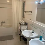 Apartmán 3 Bed Flat - Sleeps 10 - Pets - Smoking On Terrace Praha