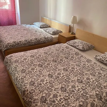 Appartement 3 Bed Flat - Sleeps 10 - Pets - Smoking On Terrace *