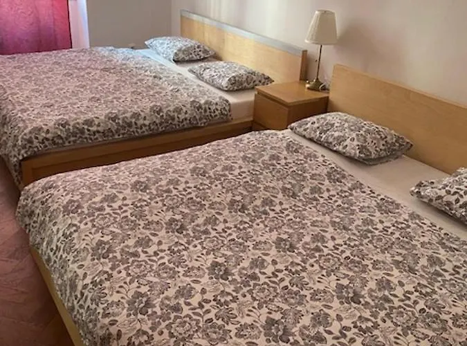 3 Bed Flat - Sleeps 10 - Pets - Smoking On Terrace