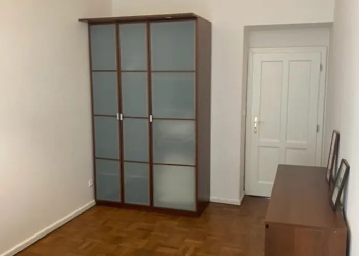 3 Bed Flat - Sleeps 10 - Pets - Smoking On Terrace Διαμέρισμα Πράγα