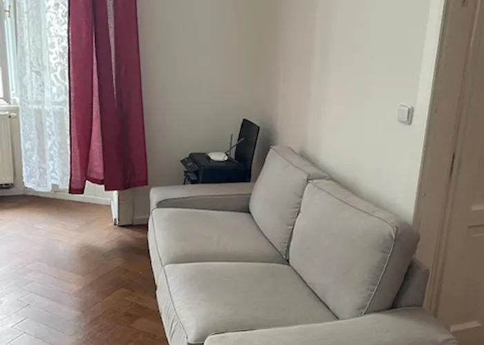 3 Bed Flat - Sleeps 10 - Pets - Smoking On Terrace Διαμέρισμα Πράγα